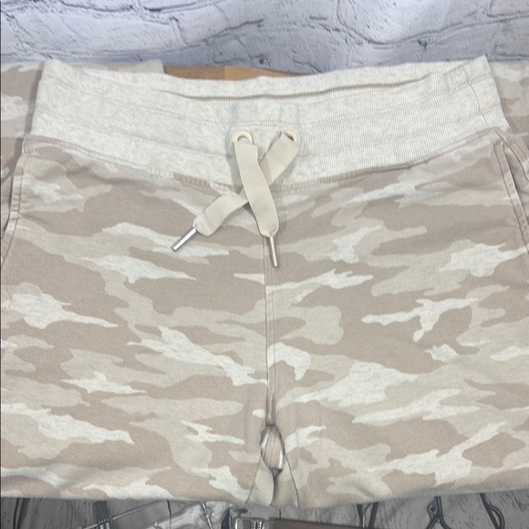Athleta Tan Camo Track Pants with Tapered Leg and Elastic Waistband - Picture 3 of 8